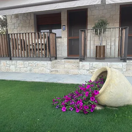 Eva's House 아피토스