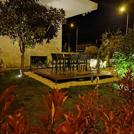 Eva's House *